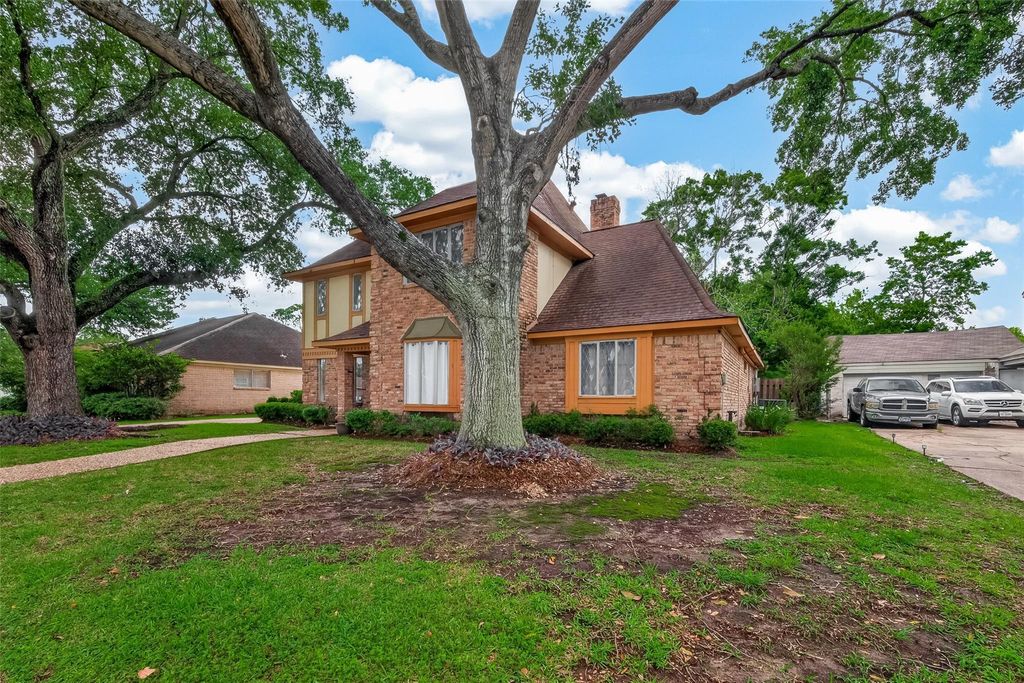 Photo of 6210 Claridge Drive, Houston, TX 77096 (MLS # 42314127)