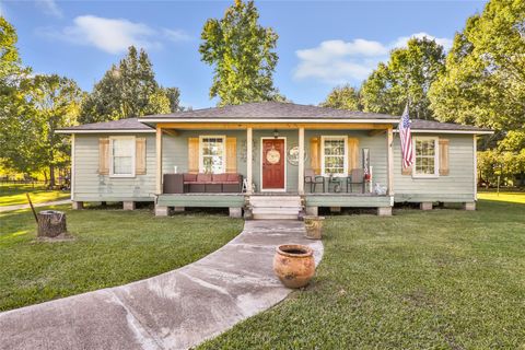 Photo of 97 County Road 2268, Cleveland, TX 77327 (MLS # 57645432)