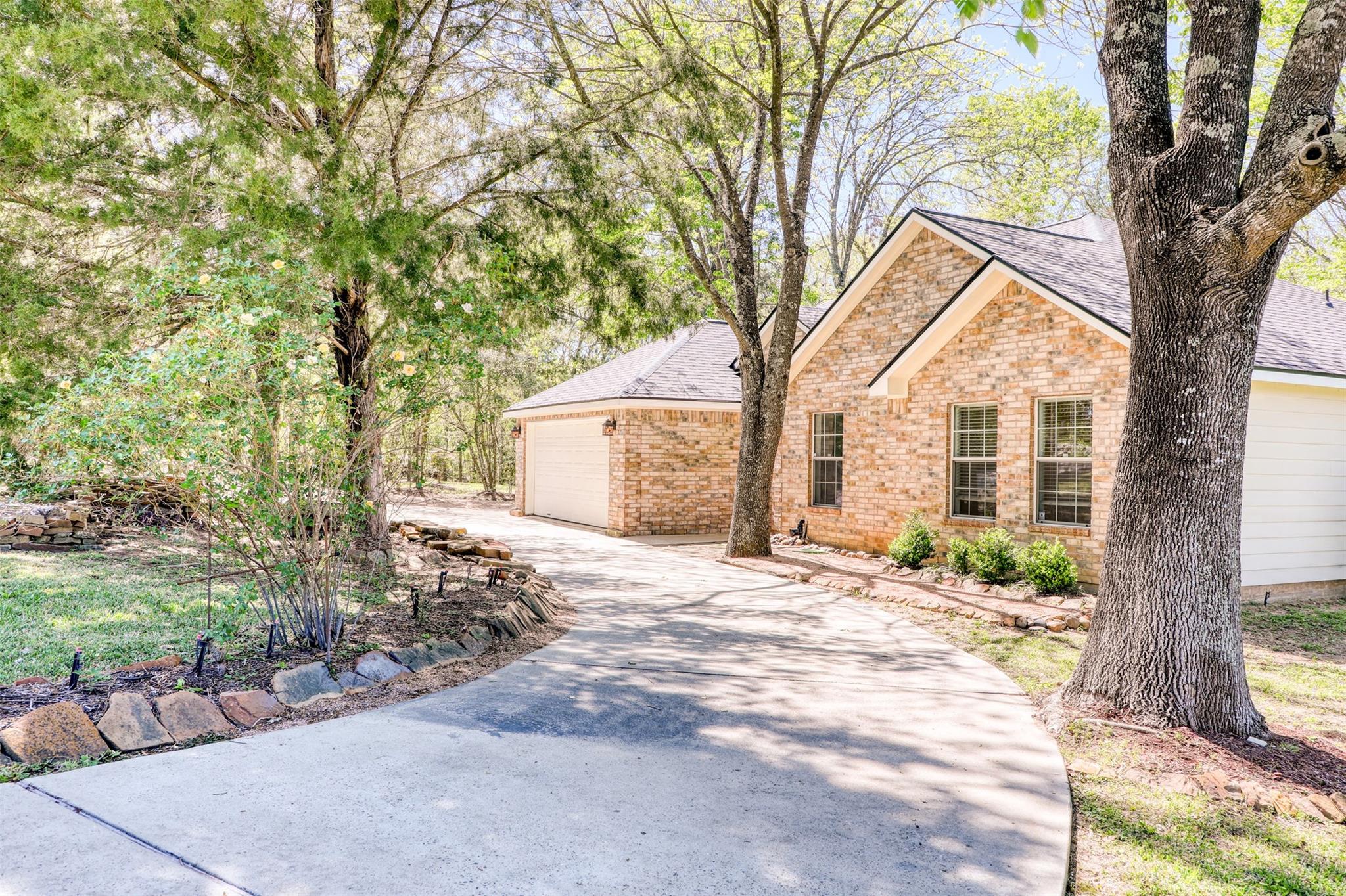 12111 N Ridgeway Drive