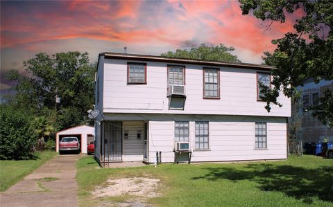 1210 6th Avenue N Texas City TX 77590
