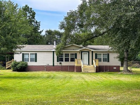 Photo of 177 County Road 3189b, Cleveland, TX 77327 (MLS # 25383080) Photo of 177 County Road 3189b, Cleveland, TX 77327 (MLS # 25383080)