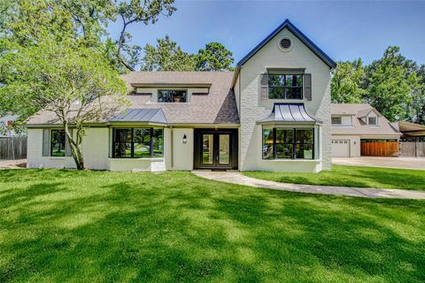 Photo of 1701 Walnut Lane, Houston, TX 77339 (MLS # 34767273)