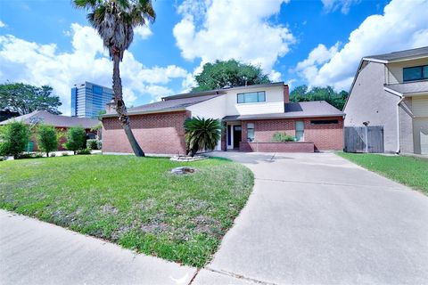 Photo of 10318 Piping Rock Lane, Houston, TX 77042 (MLS # 45490116)