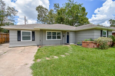 Photo of 7406 Schiller Street, Houston, TX 77055 (MLS # 42756511)