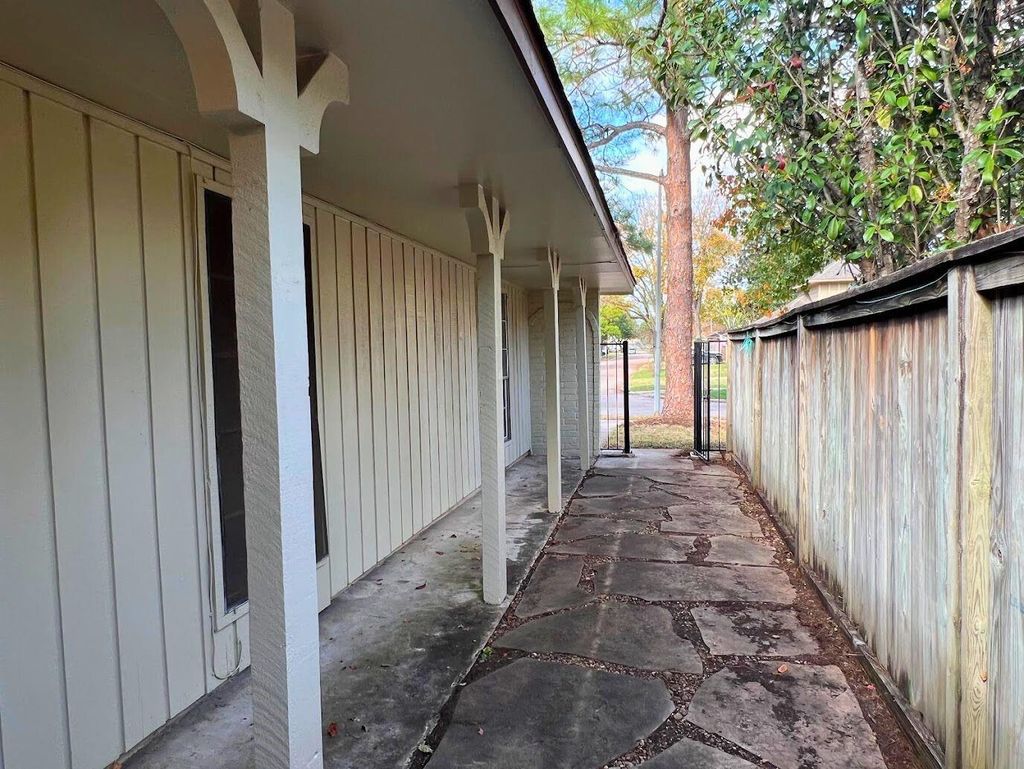 Photo of 12875 Westella Drive, Houston, TX 77077 (MLS # 92781978)