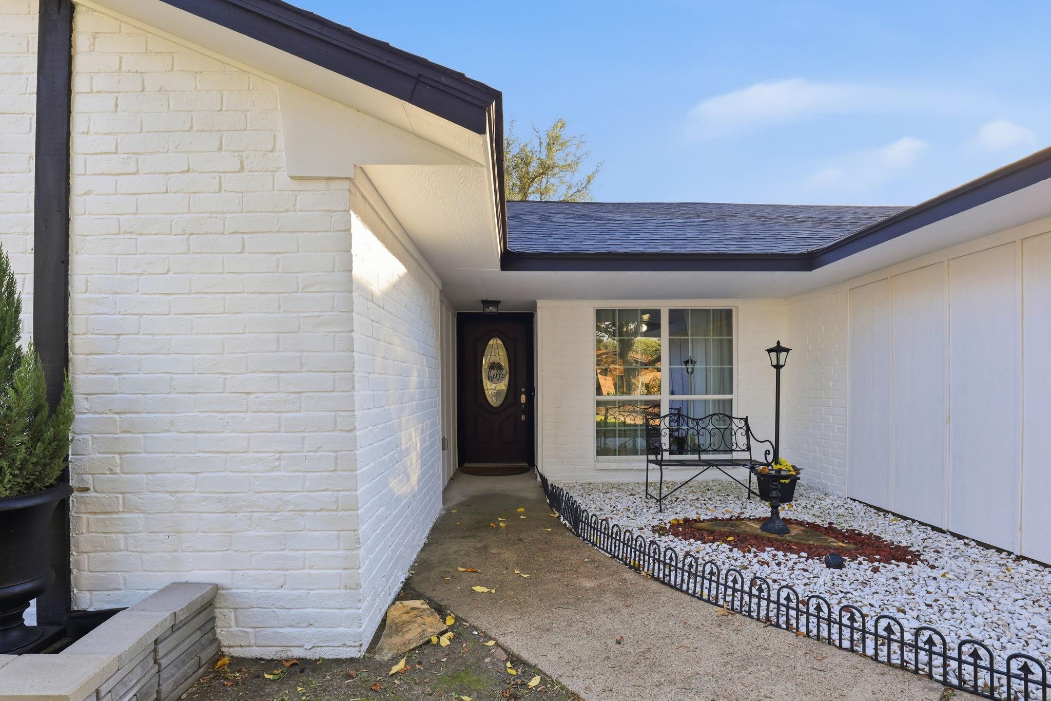 2414 Loch Lomond Street