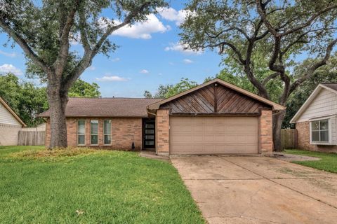 Photo of 638 Fair Oak Drive, Stafford, TX 77477 (MLS # 18756932)