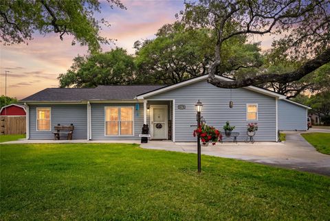 Photo of 2175 Sixth Street, Ingleside, TX 78362 (MLS # 40409272)