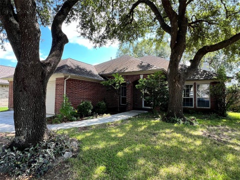 Photo of 2005 Dawn Crest Court, League City, TX 77573 (MLS # 60963956)