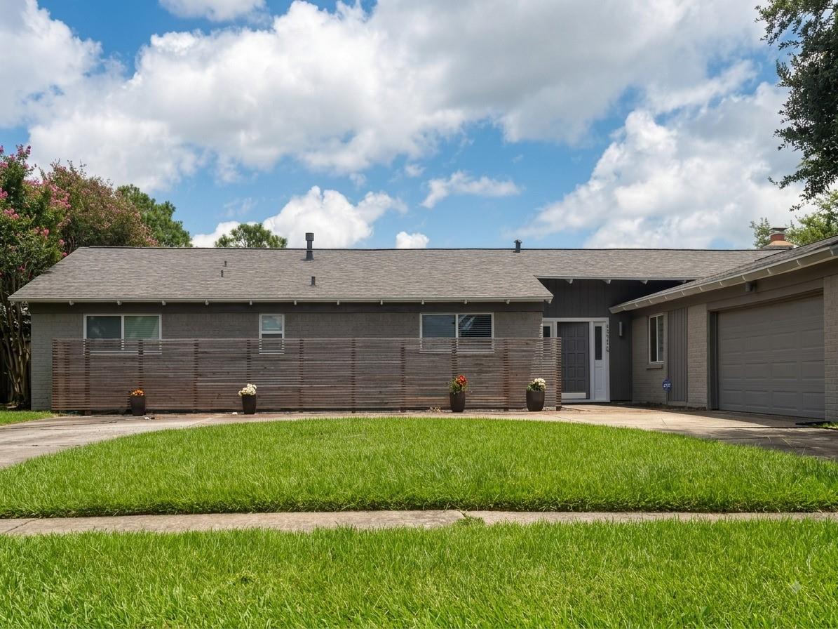 15319 Diana Lane