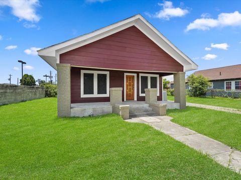 Photo of 6720 Avenue K, Houston, TX 77011 (MLS # 52896570)