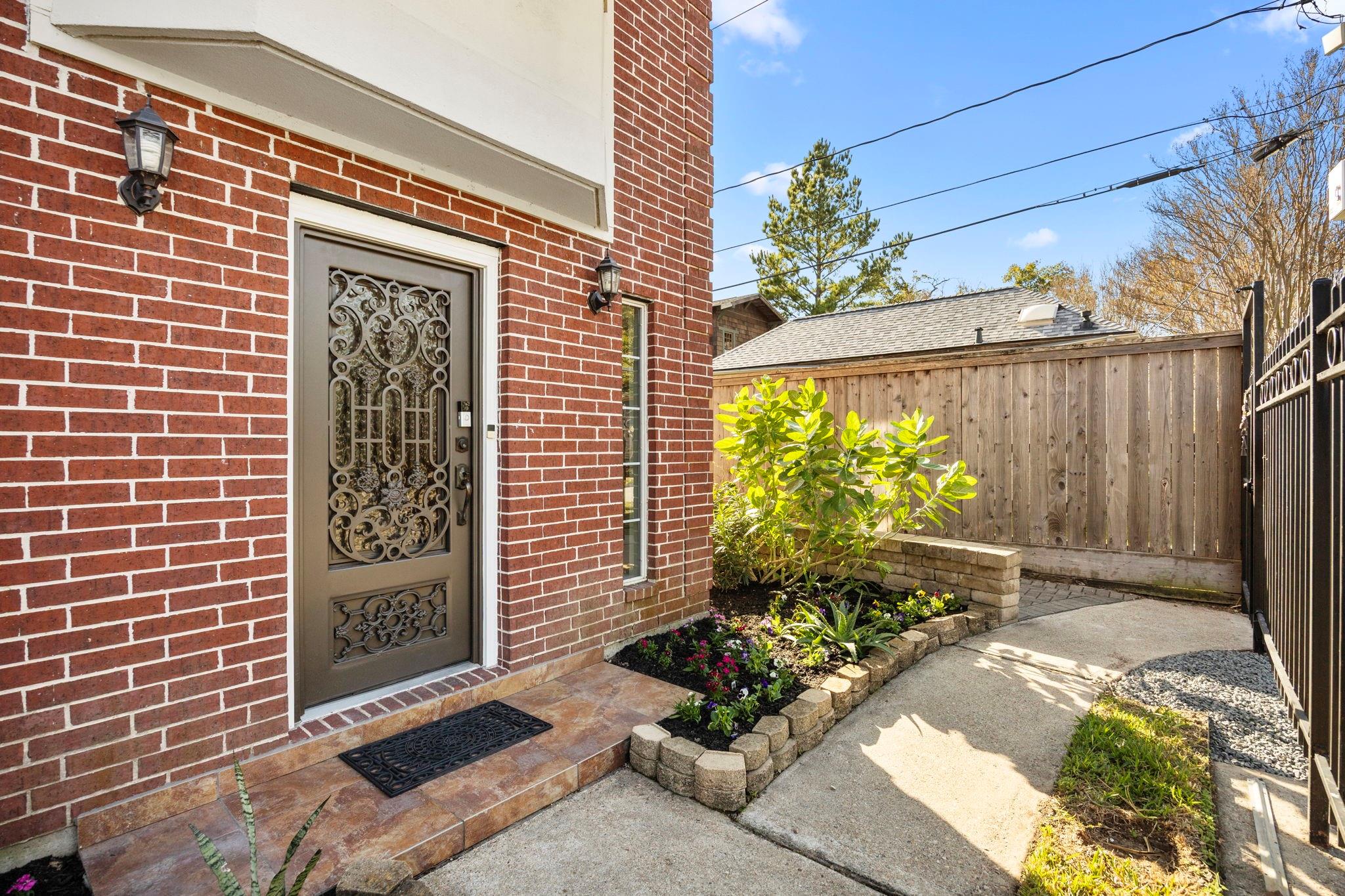 609 Gardner Street