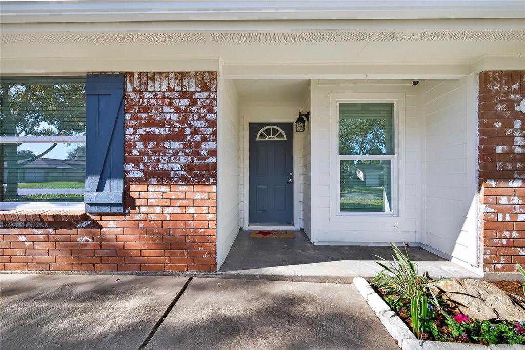 Photo of 1920 Ripple Creek Drive, Rosenberg, TX 77471 (MLS # 84854066)