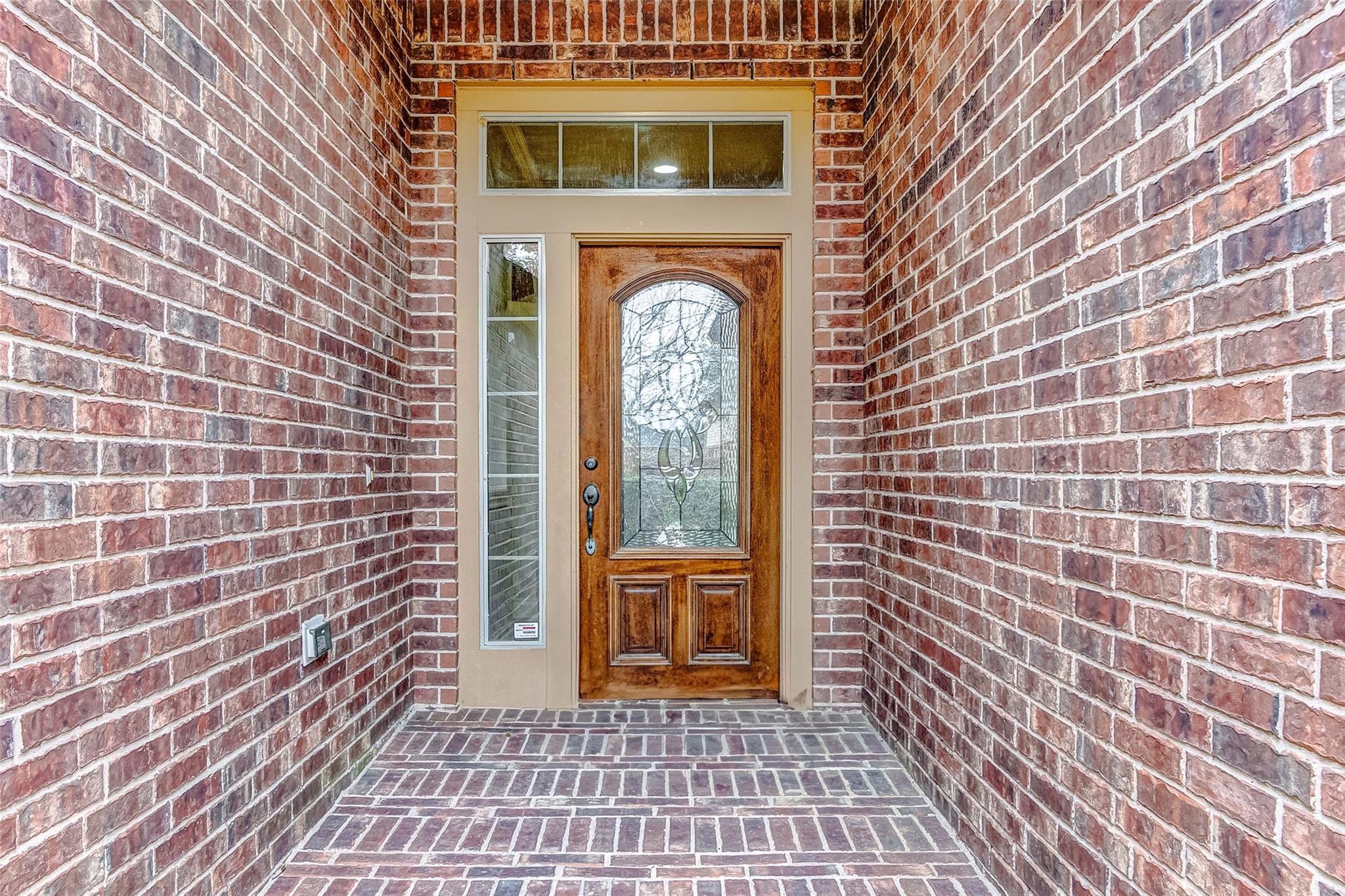 27923 Silverstream Court