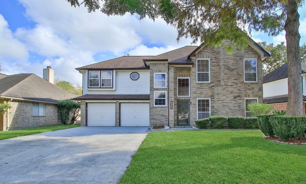 Photo of 14335 Sun Harbor Drive, Houston, TX 77062 (MLS # 87020362)