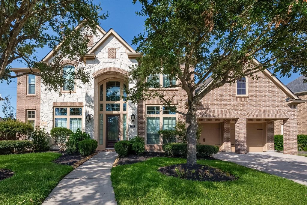 Photo of 13547 Breakwater Path Loop, Houston, TX 77044 (MLS # 67812958)