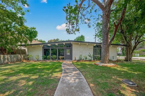 Photo of 4831 Donald Street, Seabrook, TX 77586 (MLS # 32710016)