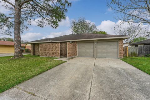 Photo of 7806 Hiawatha Street, Baytown, TX 77521 (MLS # 16215568)