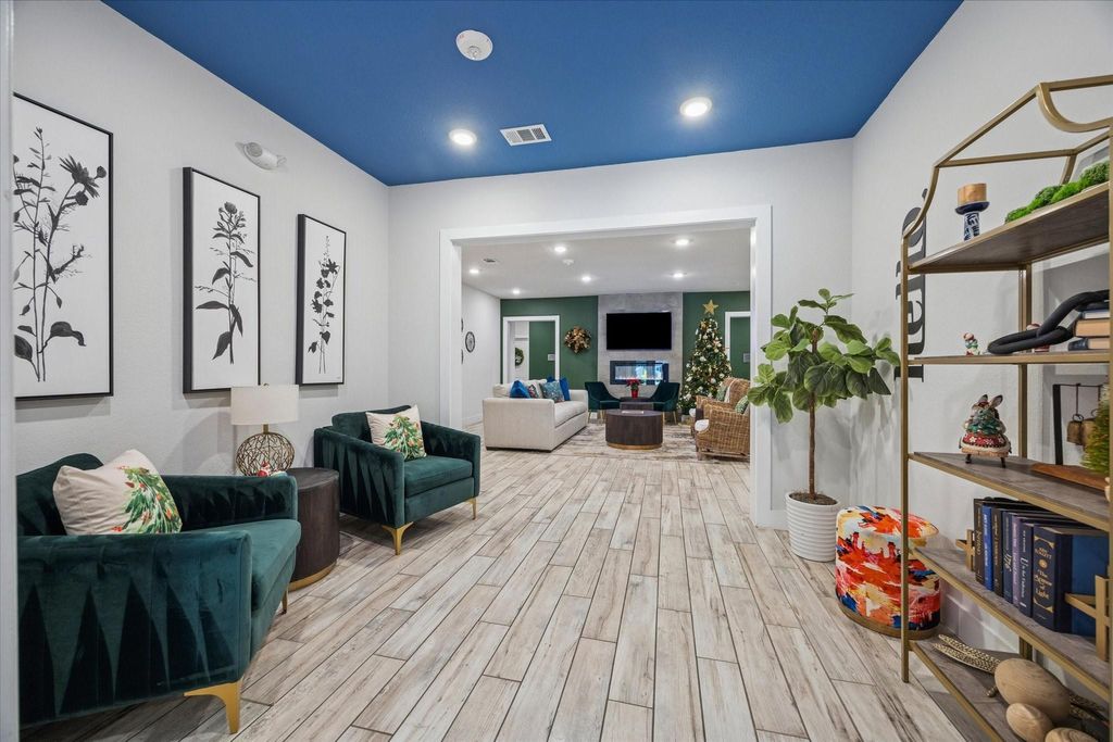 Photo of 6804 Westview Dr, Unit 2307 Drive, Houston, TX 77055 (MLS # 61917060)