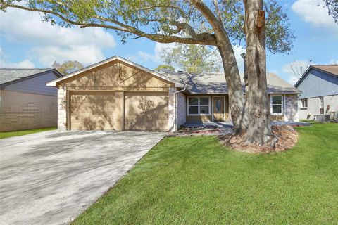 Photo of 426 N Compass Rose Circle, Crosby, TX 77532 (MLS # 10498507)