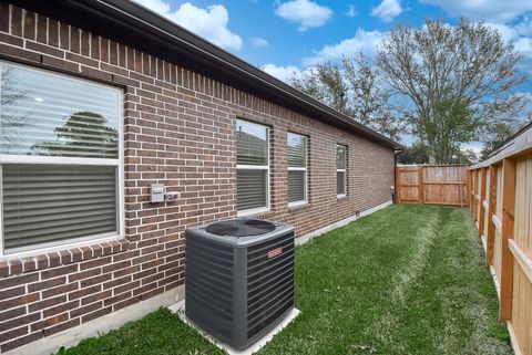 Tiny photo for 2139 Counter Point Drive, Houston, TX 77055 (MLS # 2273802)