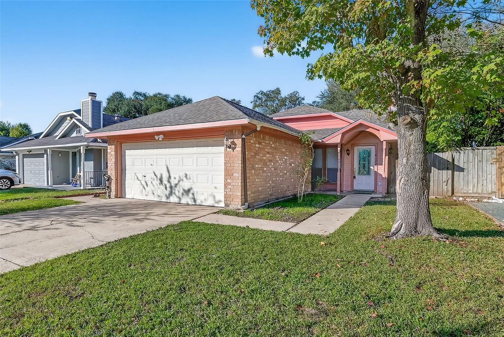 Photo of 16106 Barbaroosa Drive Dr, Houston, TX 77083 (MLS # 22995824)