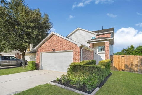Photo of 11226 Valley Kings Drive, Houston, TX 77089 (MLS # 37390483)