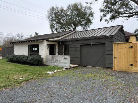 Photo of 5301 Judalon Lane, Houston, TX 77056 (MLS # 37313739)