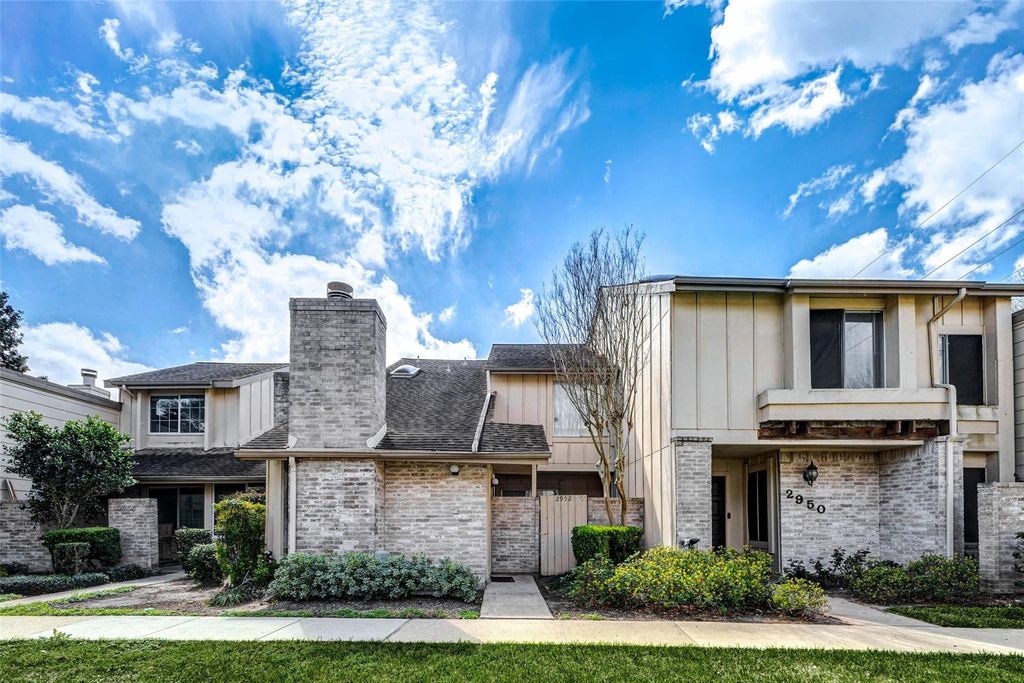 Photo of 2952 Meadowgrass Lane #173, Houston, TX 77082 (MLS # 71039206)