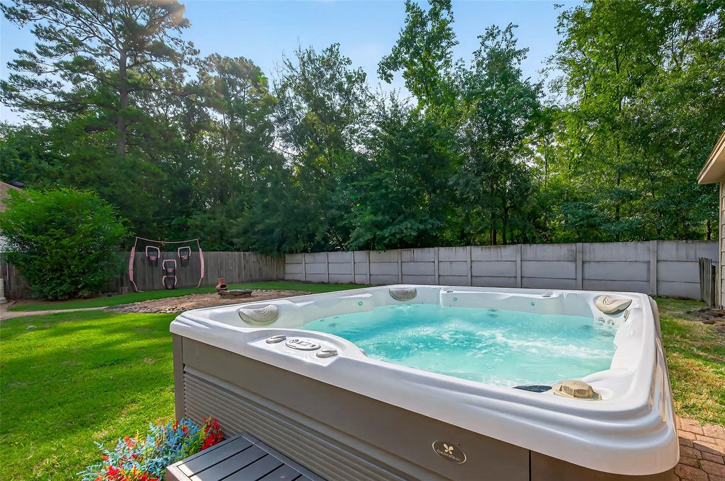 Photo of 1519 Lofty Maple Trail, Houston, TX 77345 (MLS # 43565339)