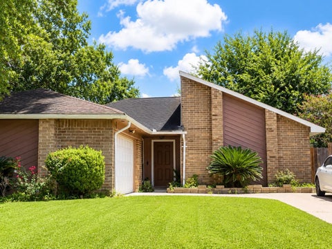 Homes For Sale - 6511 La Violetta Drive<br/> Houston, TX 77083
