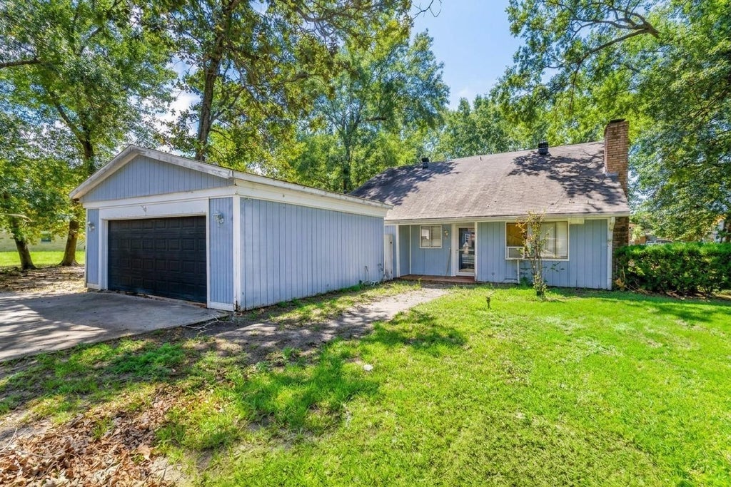 Photo of 292 Autumn Lane, Livingston, TX 77351 (MLS # 65065202)