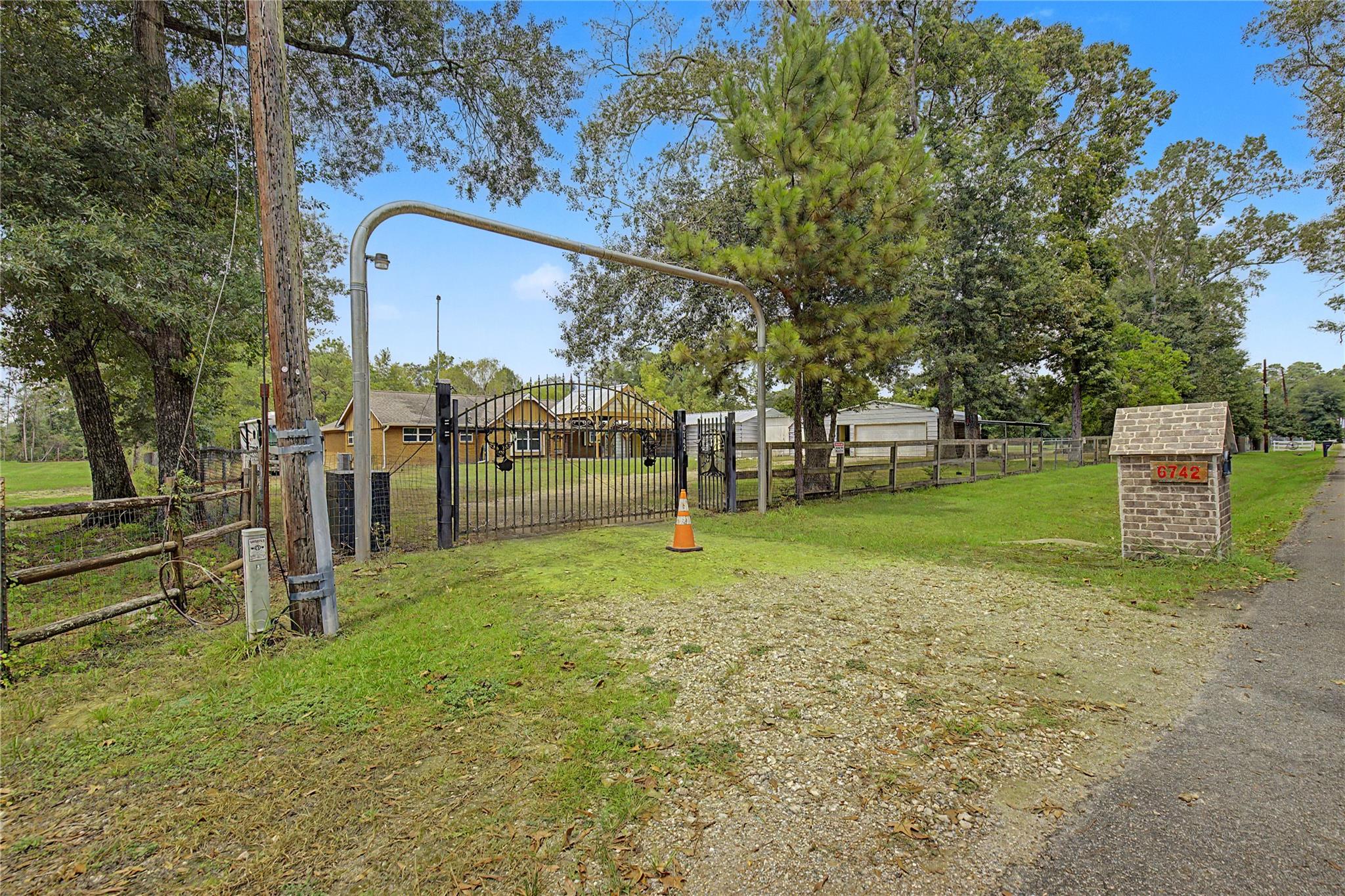 6742 Dusty Lane