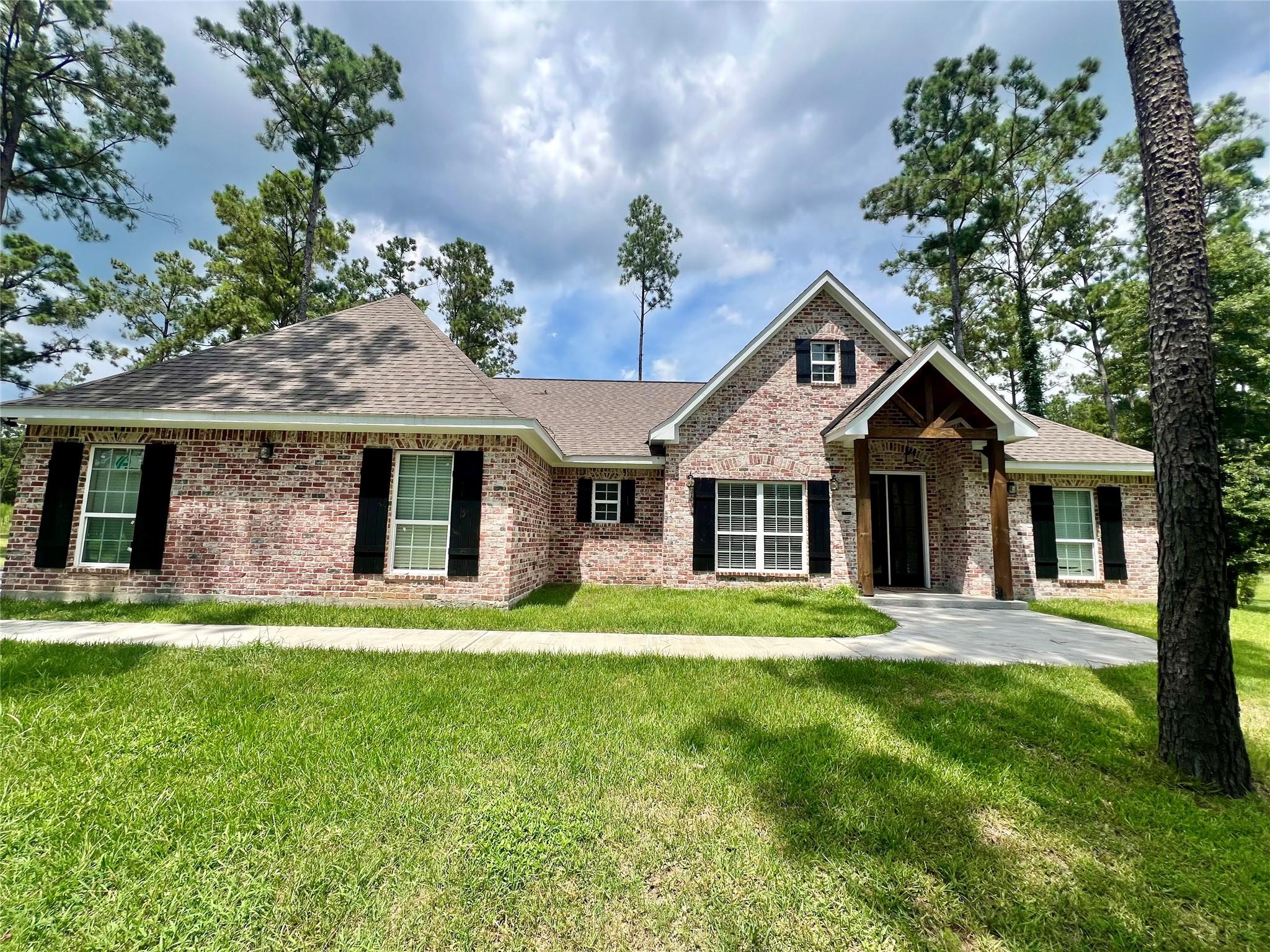 909 Rolling Pines Drive