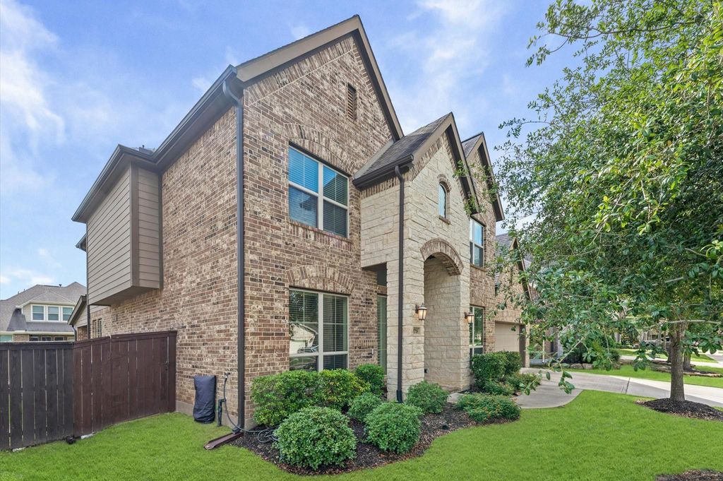 Photo of 1718 Tonkawa Trail, Katy, TX 77493 (MLS # 42457441)