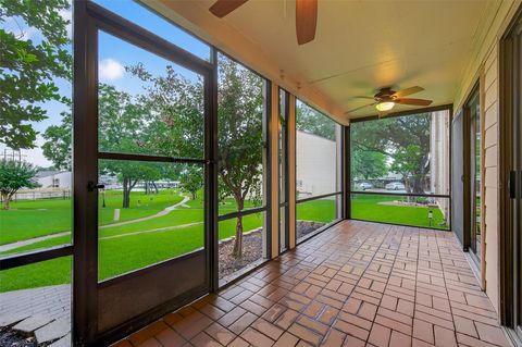 102-E Lakeview Terrace Montgomery TX 77356