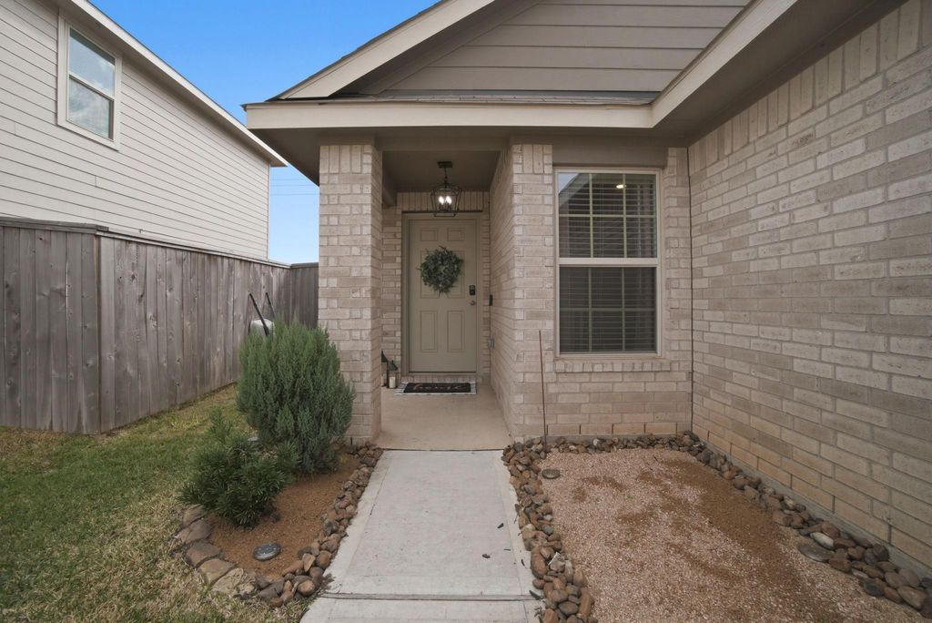 Photo of 306 Pickwick Gardens Lane, Magnolia, TX 77354 (MLS # 60248173)
