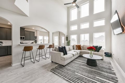 Property photo of 361 Selah Court, Alvin, TX 77511