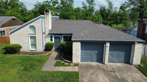 Photo of 9114 Southbluff Boulevard, Houston, TX 77089 (MLS # 18264905)