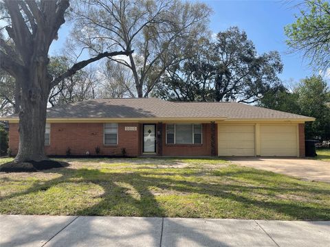 Photo of 2015 Wycliffe Drive, Houston, TX 77043 (MLS # 44502709)