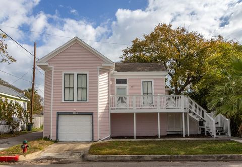 Photo of 1114 12th Street, Galveston, TX 77550 (MLS # 86561616)