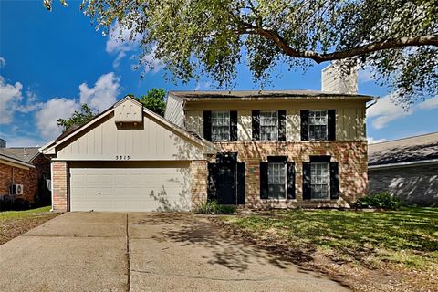 Photo of 5315 Hazelgrove Drive, Houston, TX 77084 (MLS # 98385028)