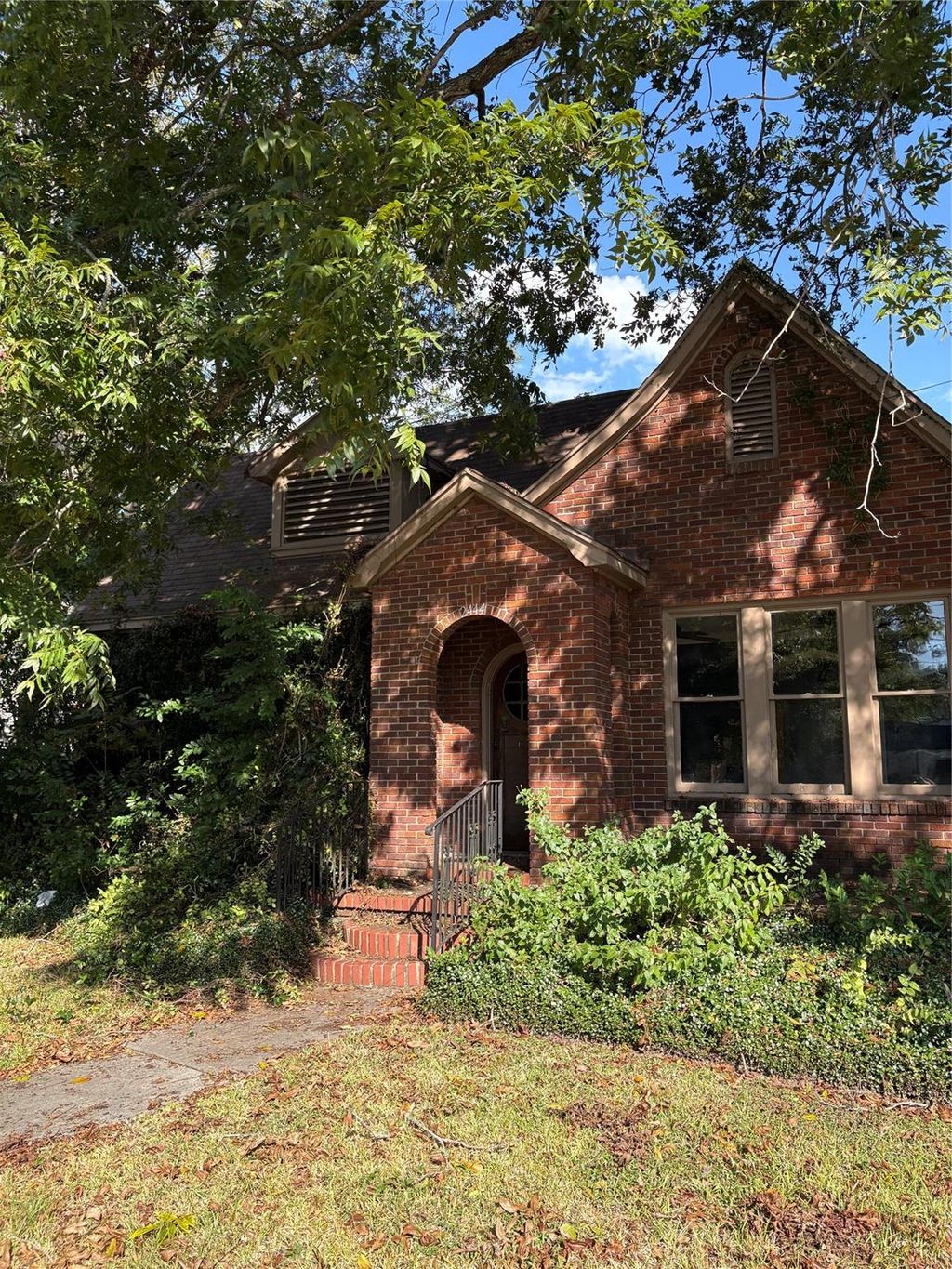 Photo of 2444 Broadway Street, Beaumont, TX 77702 (MLS # 80588110)