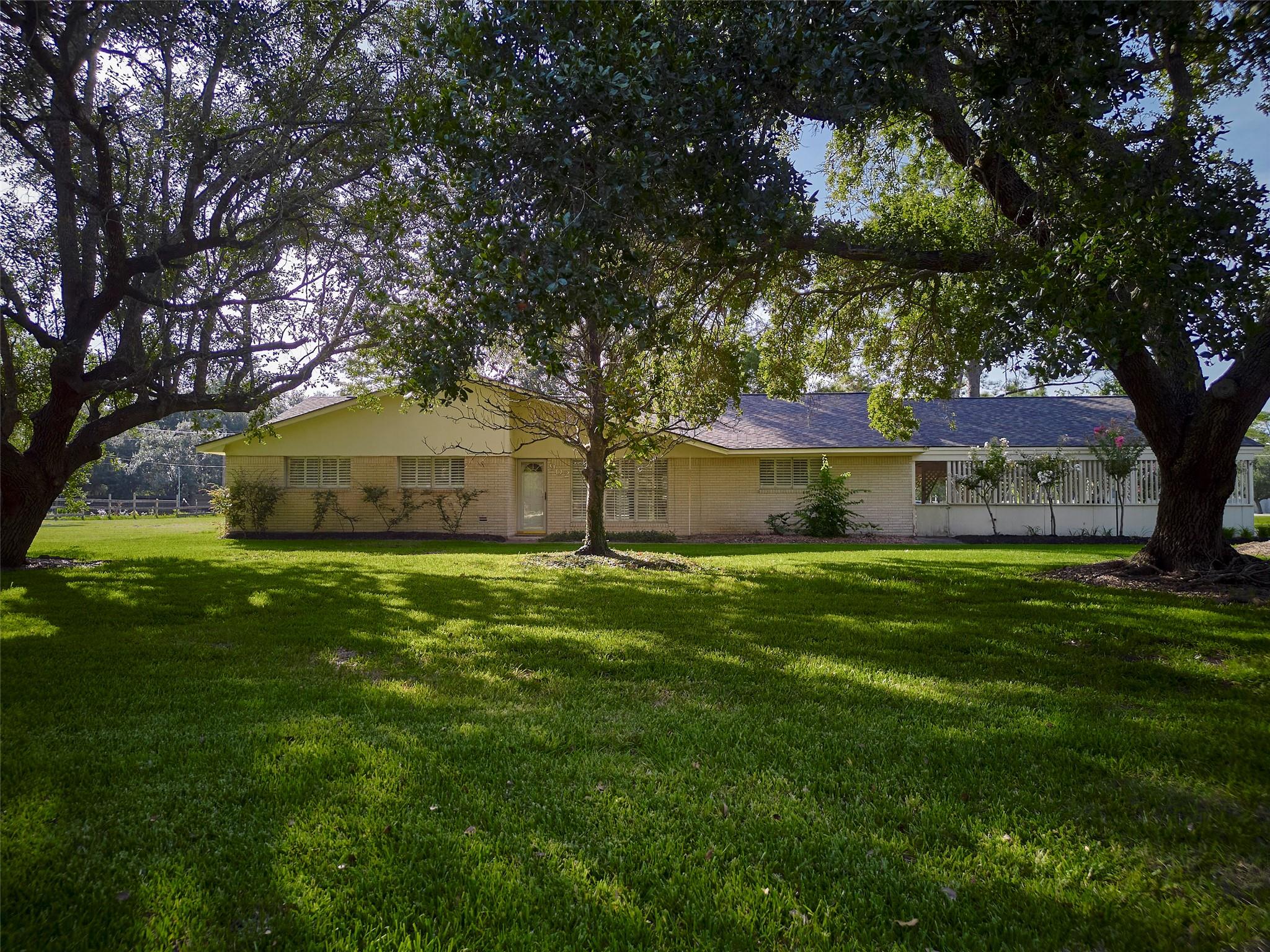 902 Clover Ridge Avenue