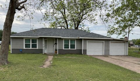 Photo of 3320 Doris Street, Bay City, TX 77414 (MLS # 84359893)
