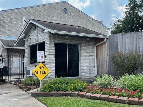 Photo of 17585 Red Oak Drive #7585, Houston, TX 77090 (MLS # 3277266)