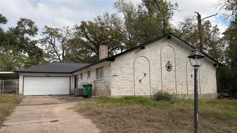 Photo of 24710 Hunters Hollow Drive, Spring, TX 77380 (MLS # 52854264)
