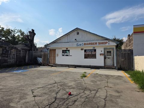 1005 Hogan Street Houston TX 77009
