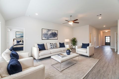 Photo of 9826 North Goshawk Trail, Conroe, TX 77385 (MLS # 81597967)