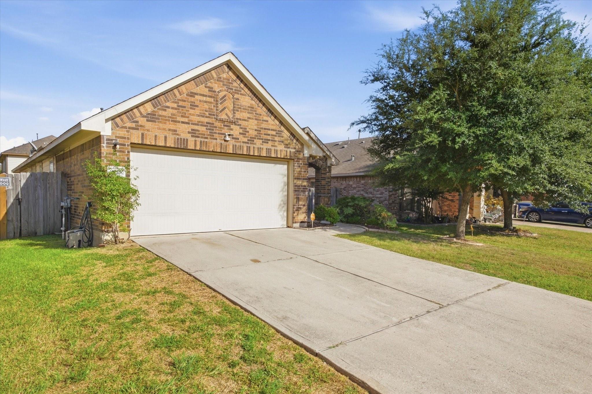 8338 Broadleaf Avenue
